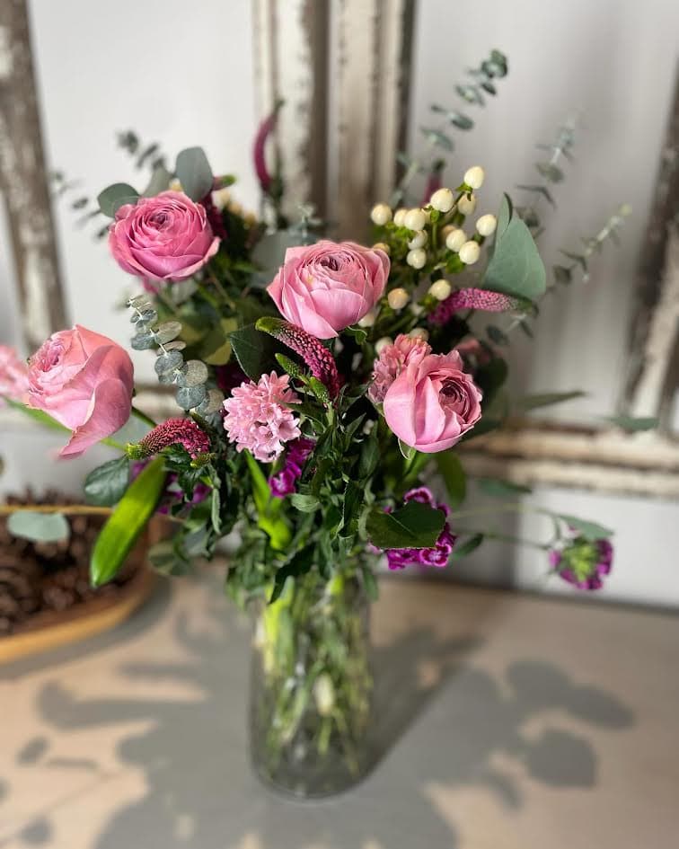 Magnolia Blooms  showcase image 1